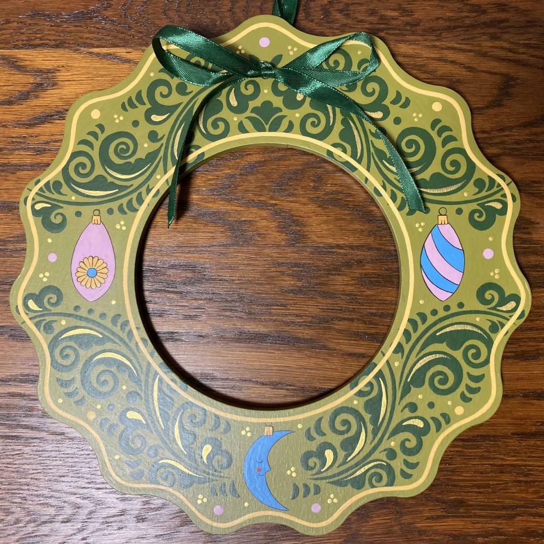 ロシア雑貨☆木製クリスマスリースCモスグリーン壁掛け飾りマトリョーシカ オリガ作