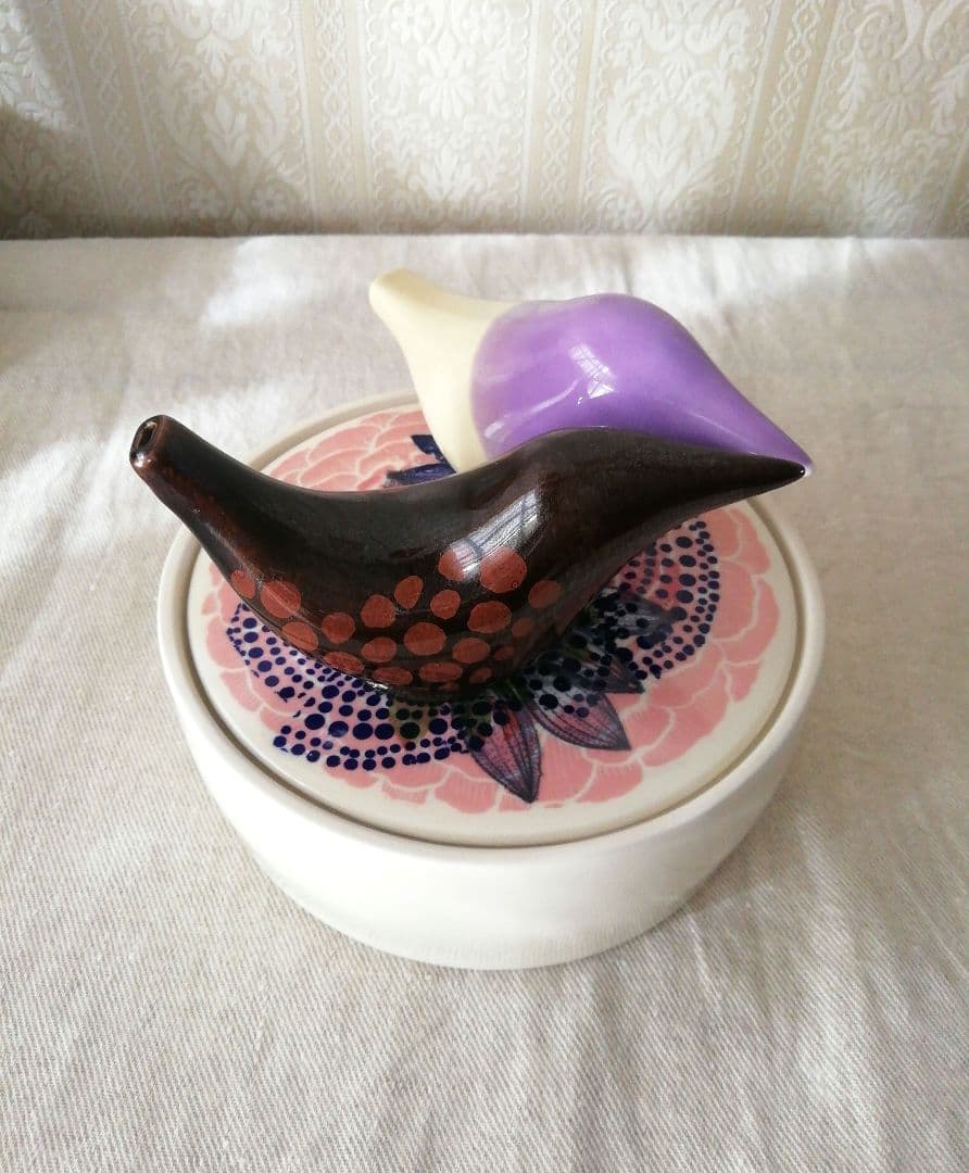 Heini Riitahuhta ヘイニリータフフタ【２羽のTITI付きジャー】