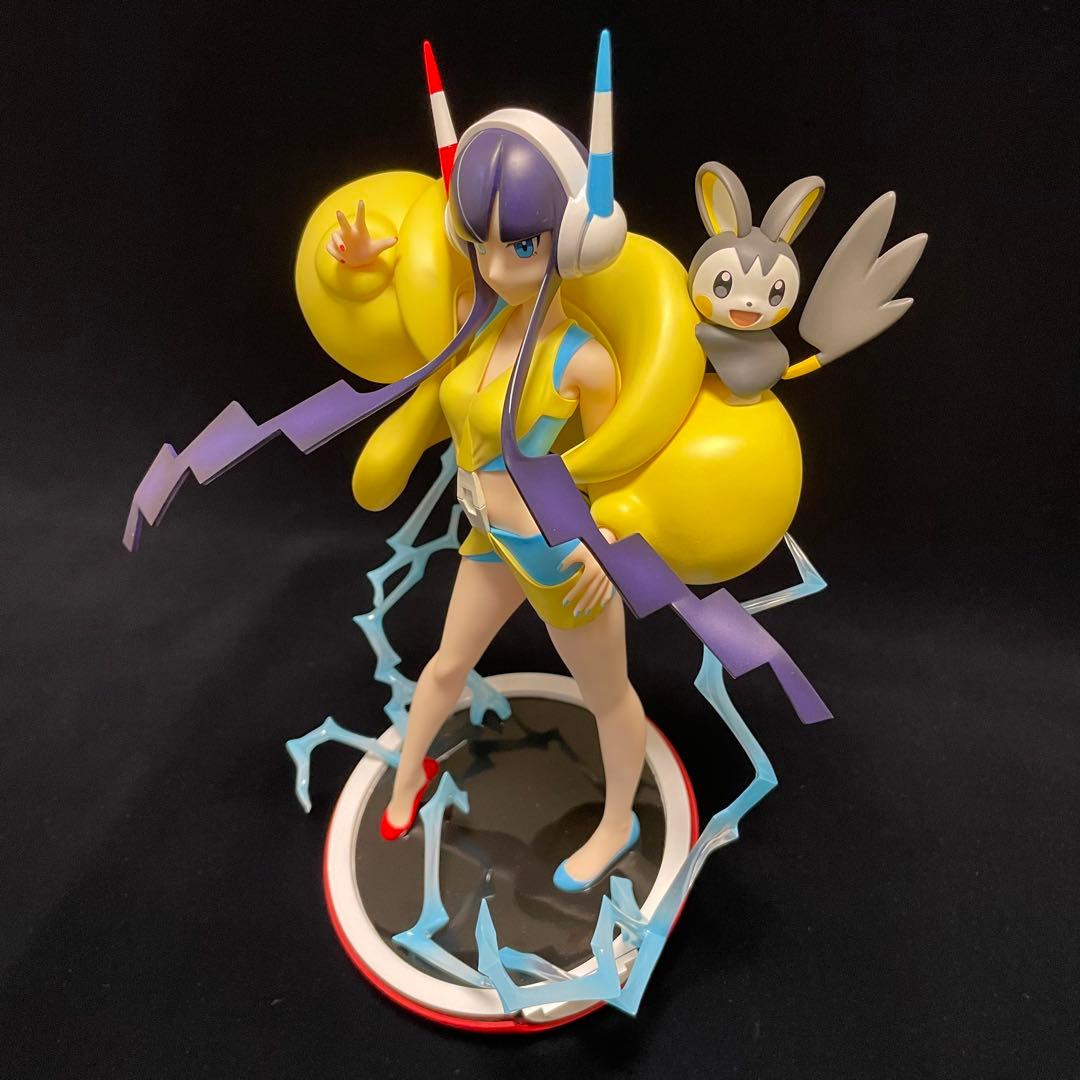 ポケモンセンターオリジナル フィギュア カミツレ＆エモンガ