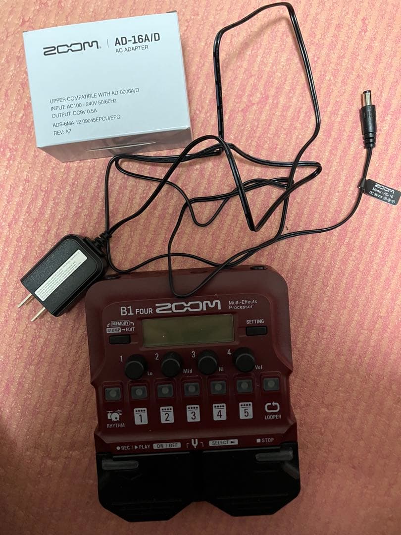ZOOM B1 FOUR マルチエフェクトプロセッサー