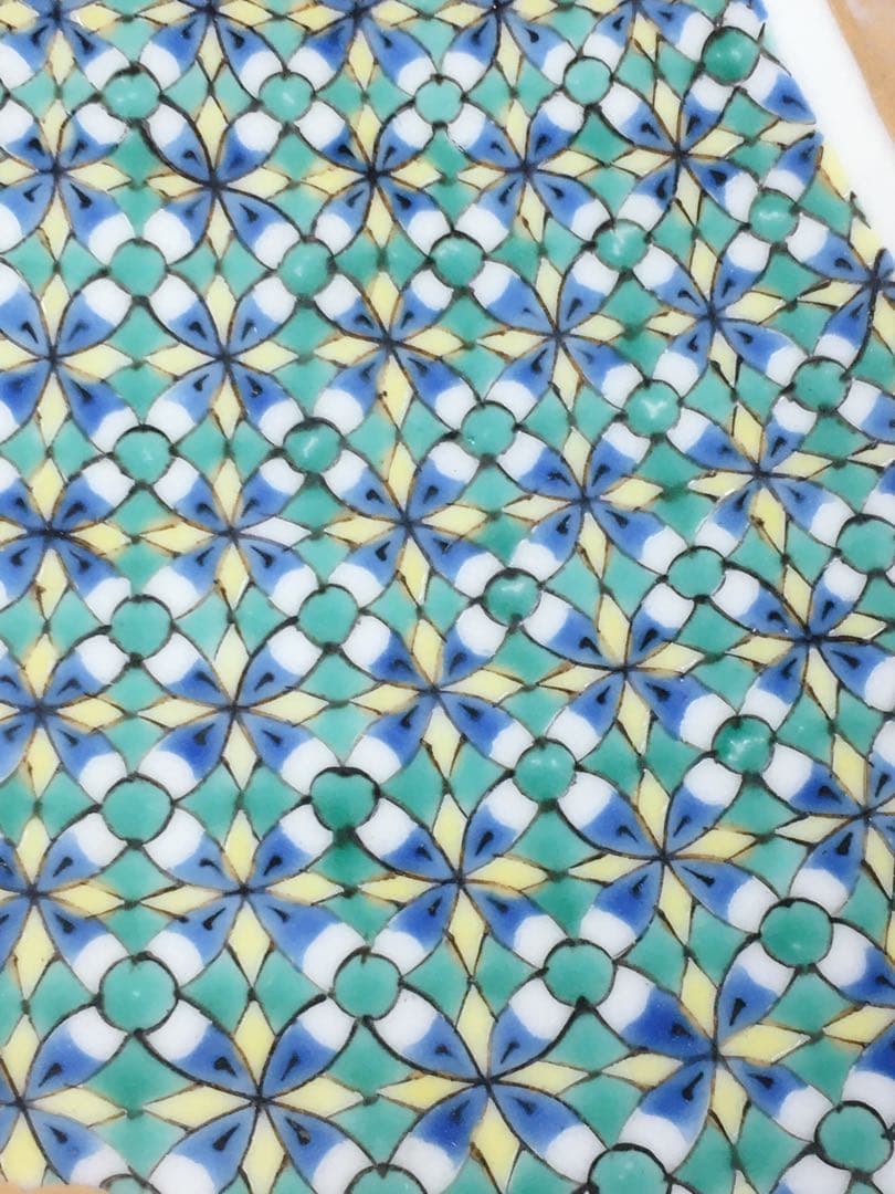 S334九谷焼 極彩色富士小紋様 飾皿 大皿 四代 上出喜山作 共箱