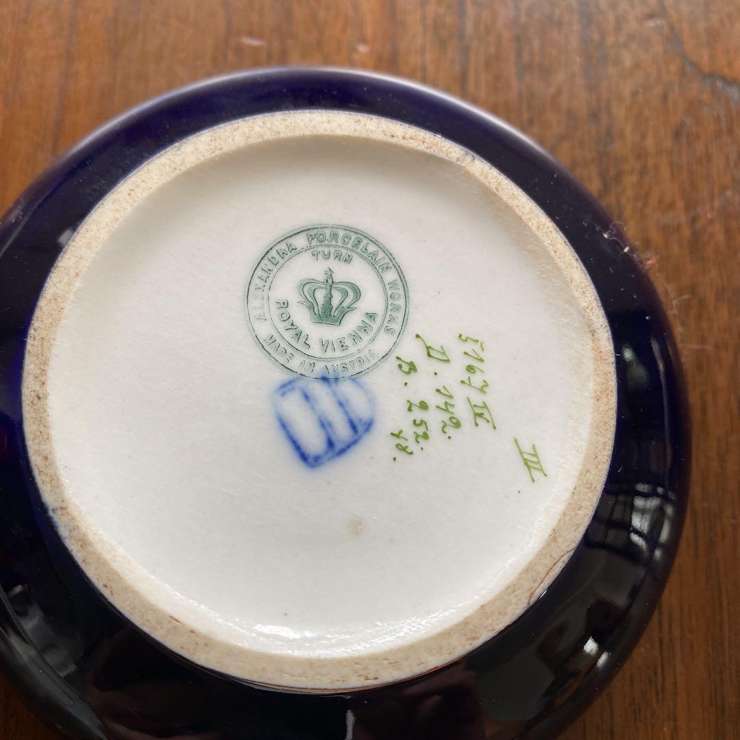 ロイヤルヴィエナ　蓋付女神紋小物入れ