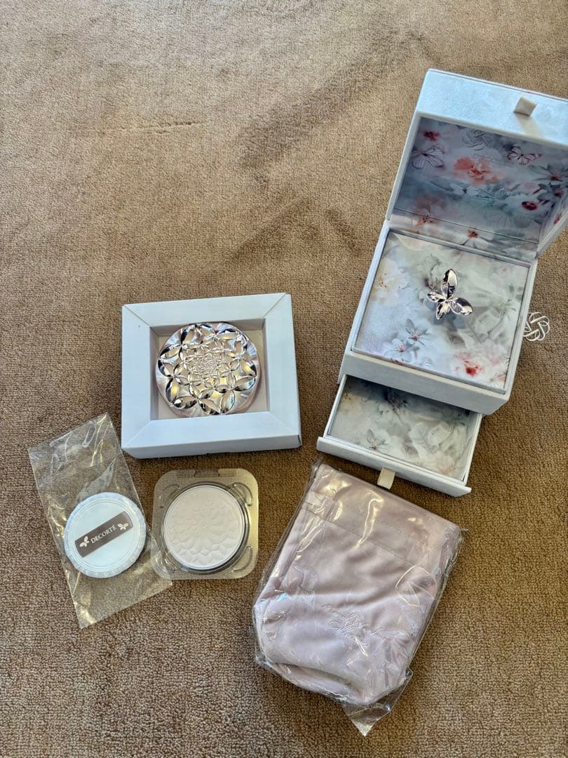 コスメデコルテ マルセル ワンダース コレクション フェイスパウダー XIII