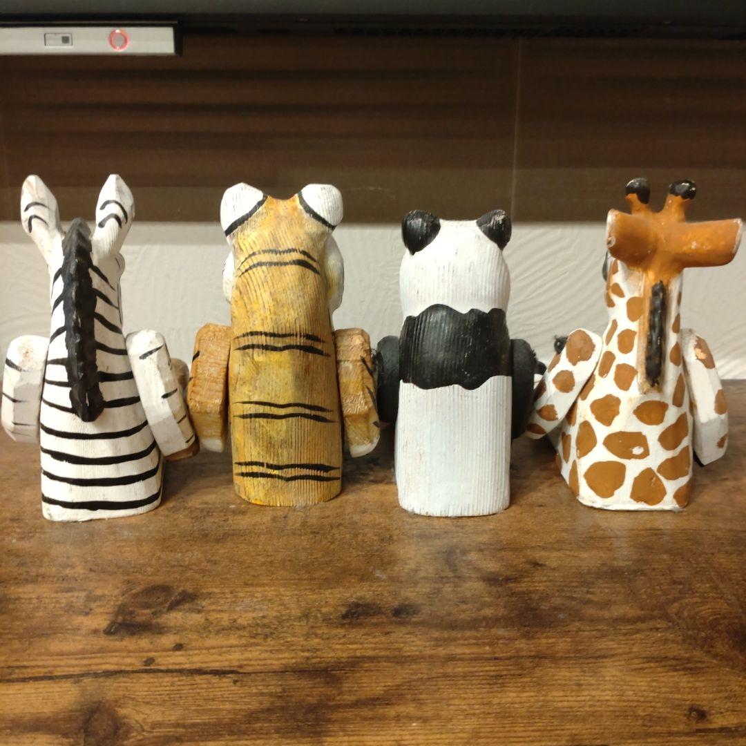 木製動物置物セット（シマウマ, トラ, パンダ, キリン）