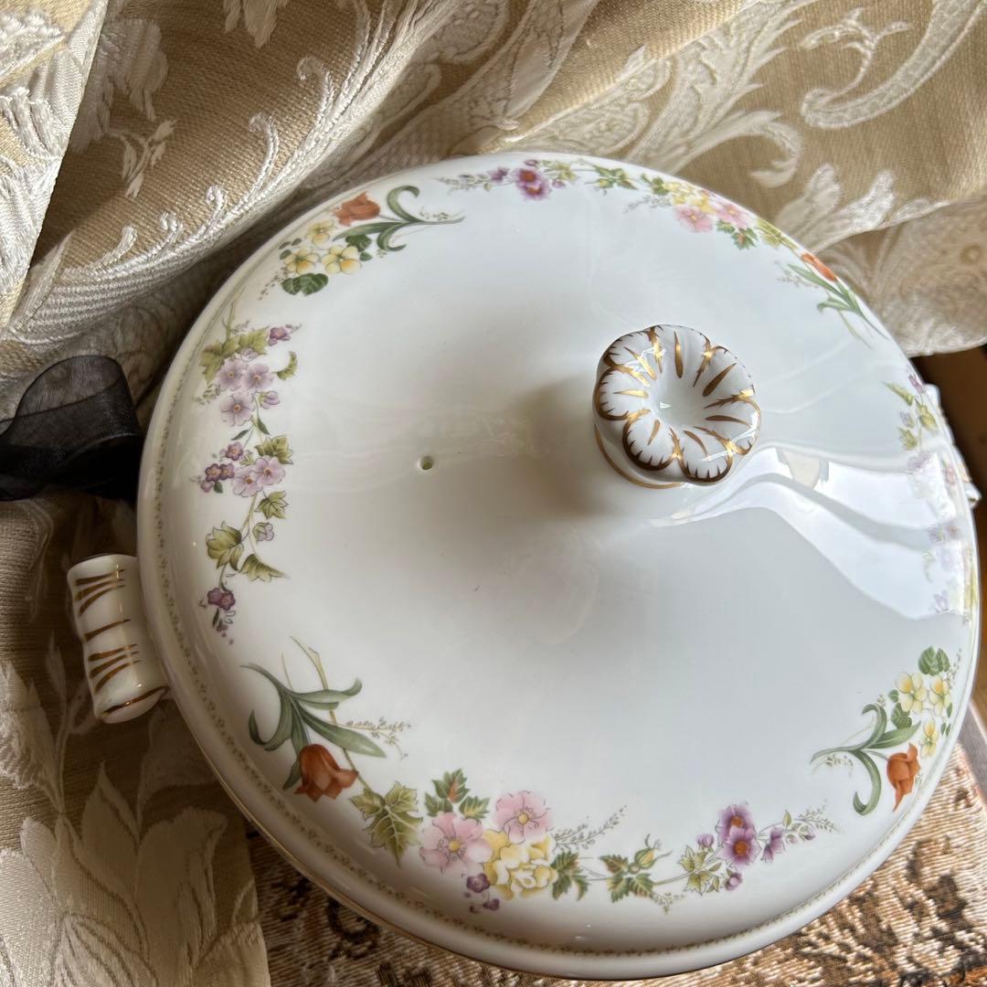 英国製 黒壺  MIRABELLE可憐な花柄カバードベジタブル