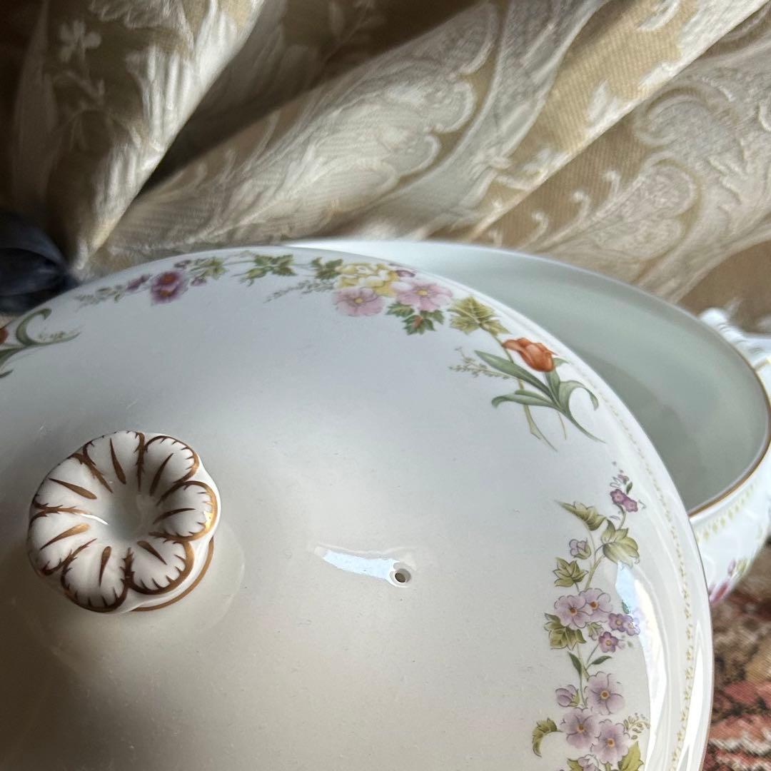 英国製 黒壺  MIRABELLE可憐な花柄カバードベジタブル