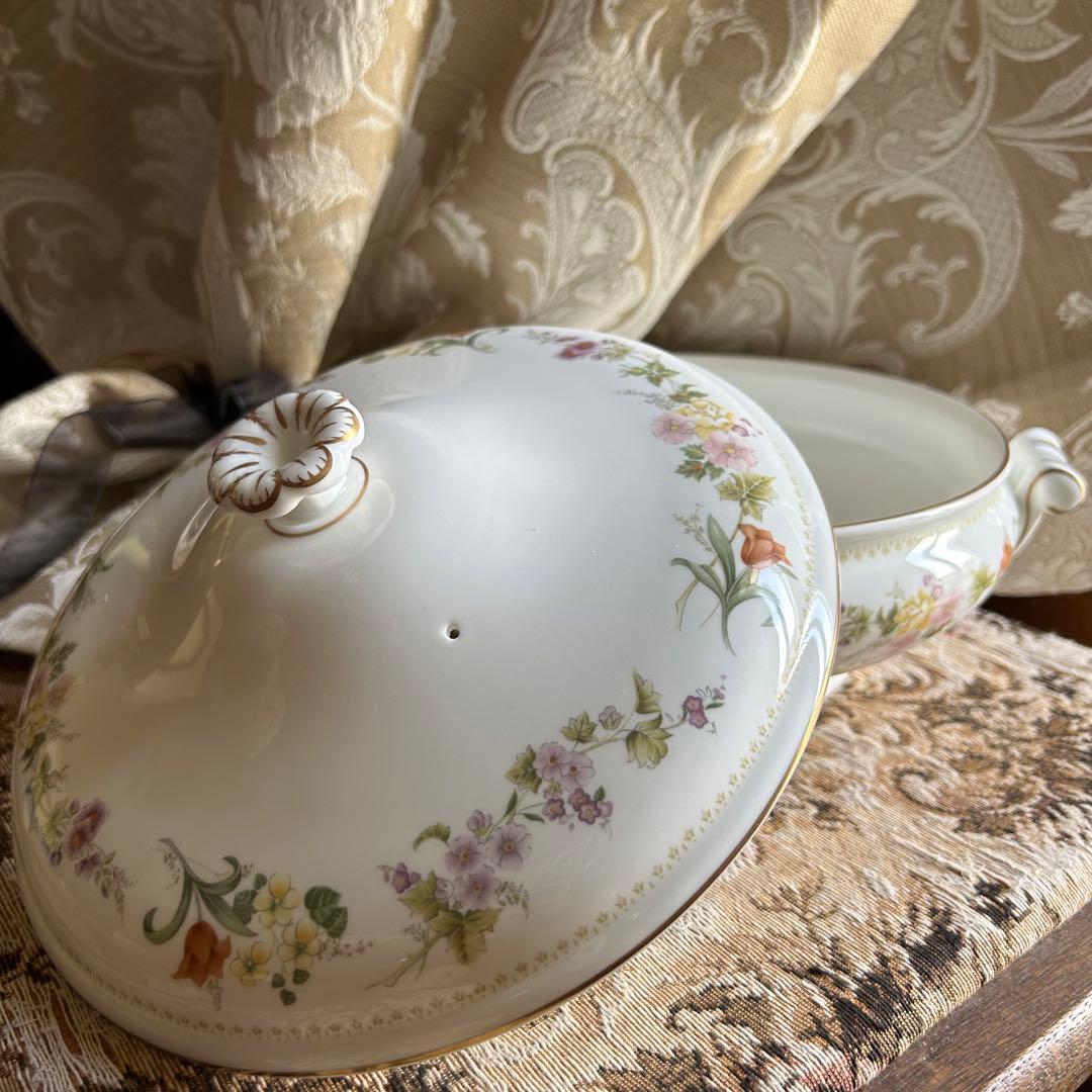 英国製 黒壺  MIRABELLE可憐な花柄カバードベジタブル