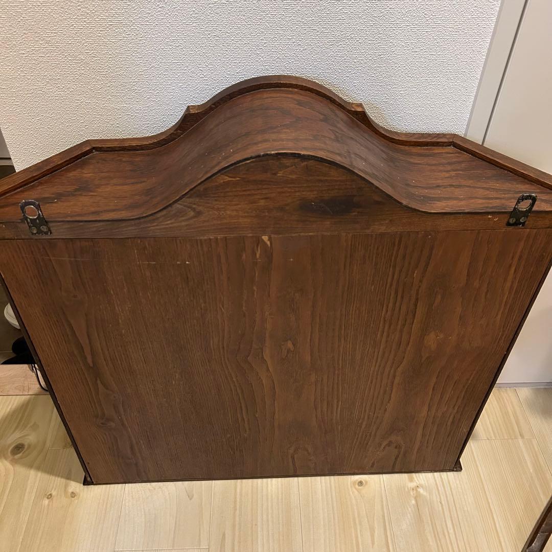 ウォールガラスキャビネット　アンティーク家具ガラスキャビネット　飾り棚