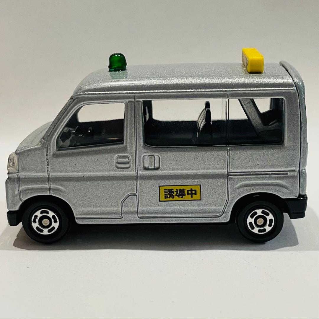 カスタムトミカ 誘導車 ハイゼット 緊急車両? 改造 - メルカリ