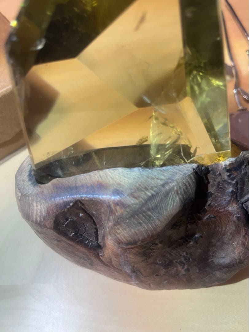 最高品質 虹入り スモーキーシトリン 台座、鑑別書つき