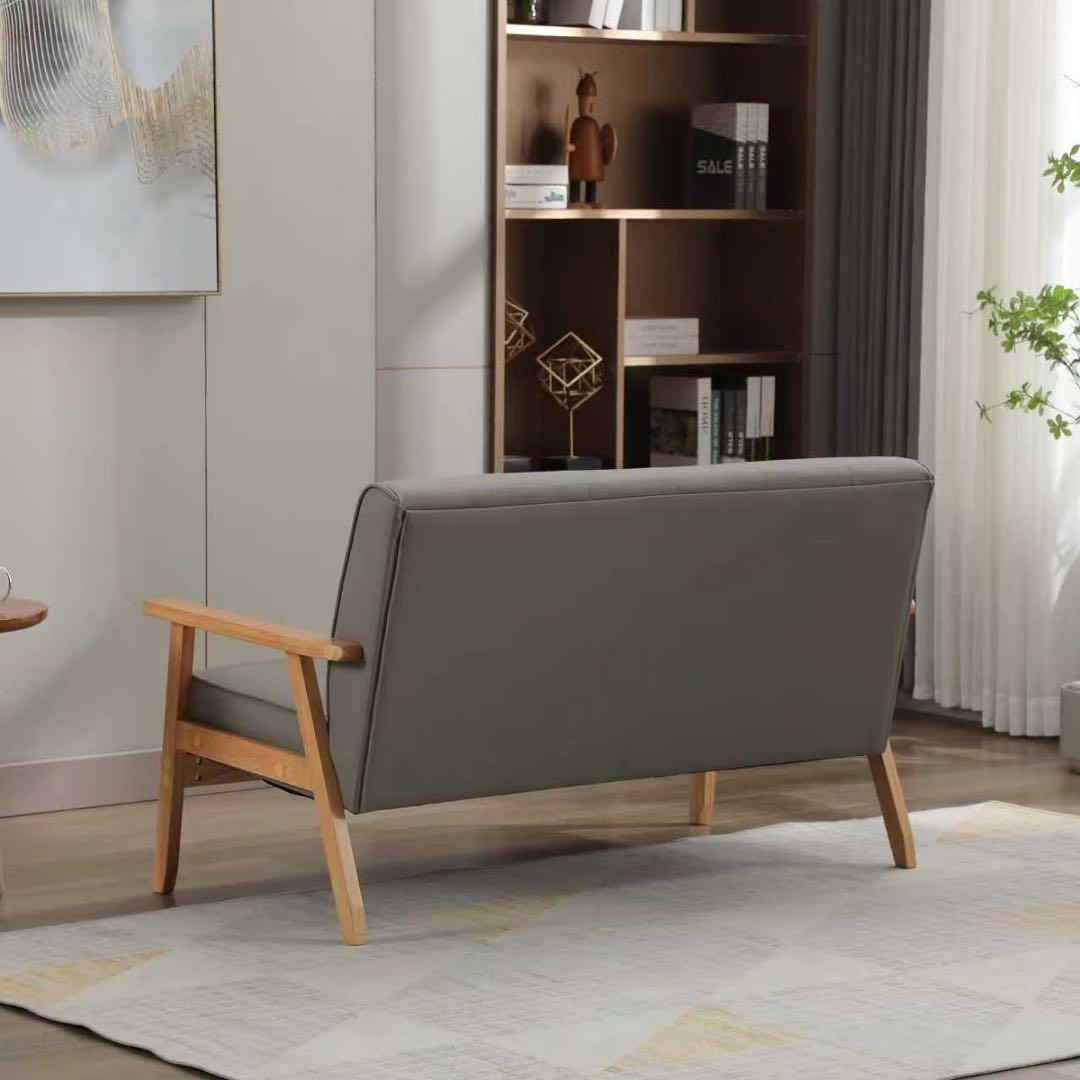 【新品】3人掛けPVCレザーソファ 天然木肘付き 高級感