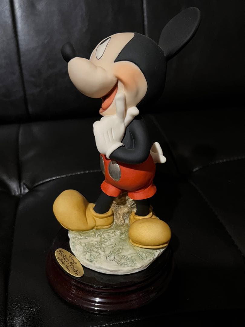 ディズニー　アルマーニ　ミッキー　フィギュア