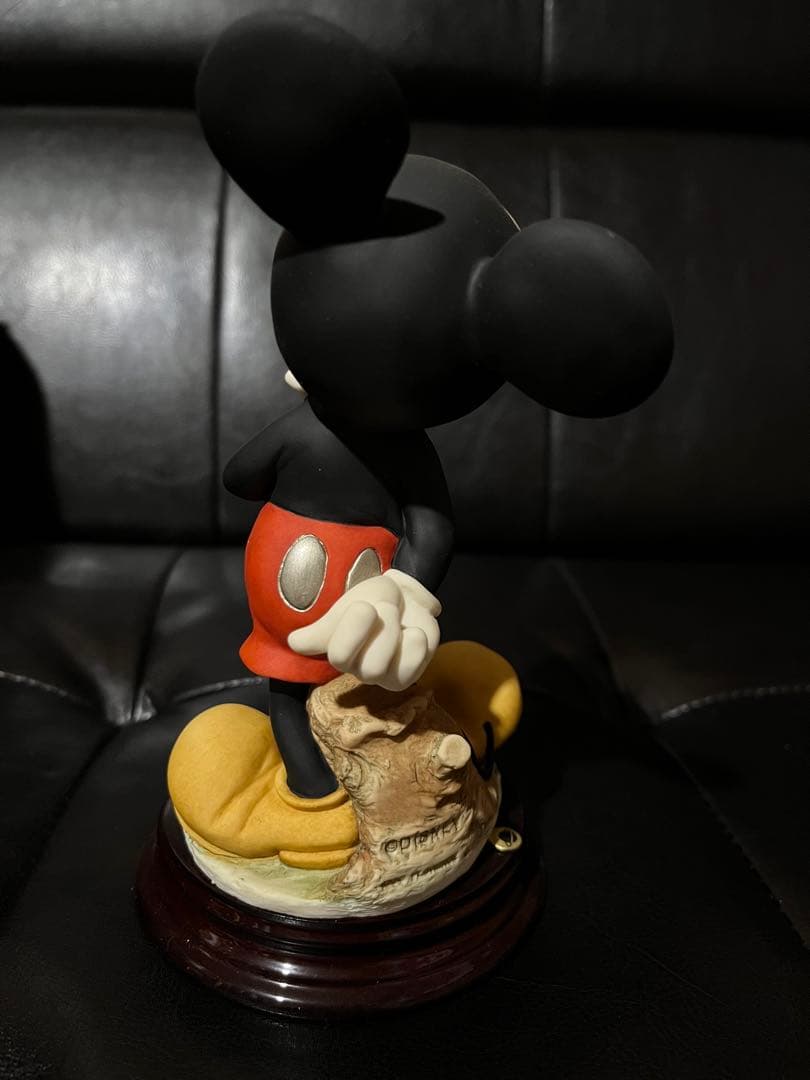 ディズニー　アルマーニ　ミッキー　フィギュア