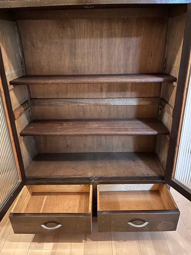 hyst アンティーク家具/食器棚/ガラス棚/キャビネット