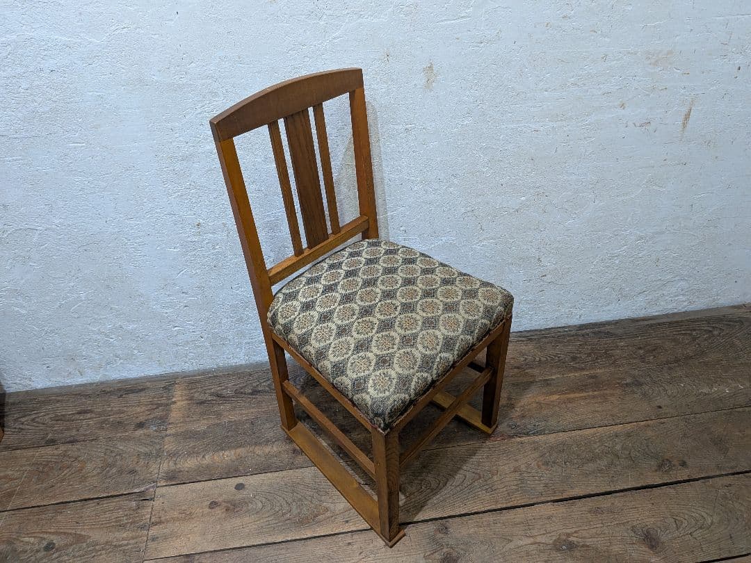 1118 ヴィンテージ　当時物　木製チェア　椅子　イス　レトロ　古家具　カフェ