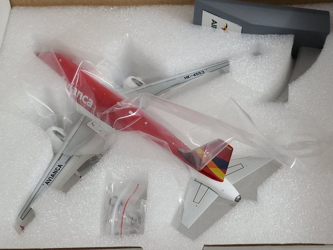 1/200 A319-112 アビアンカ航空 HK-4553 スタンド付属 - メルカリ