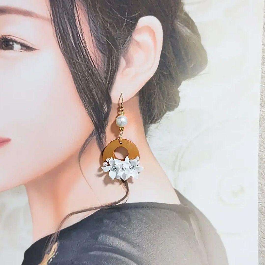 【634】コットンパールとウッドビーズのピアス／イヤリング