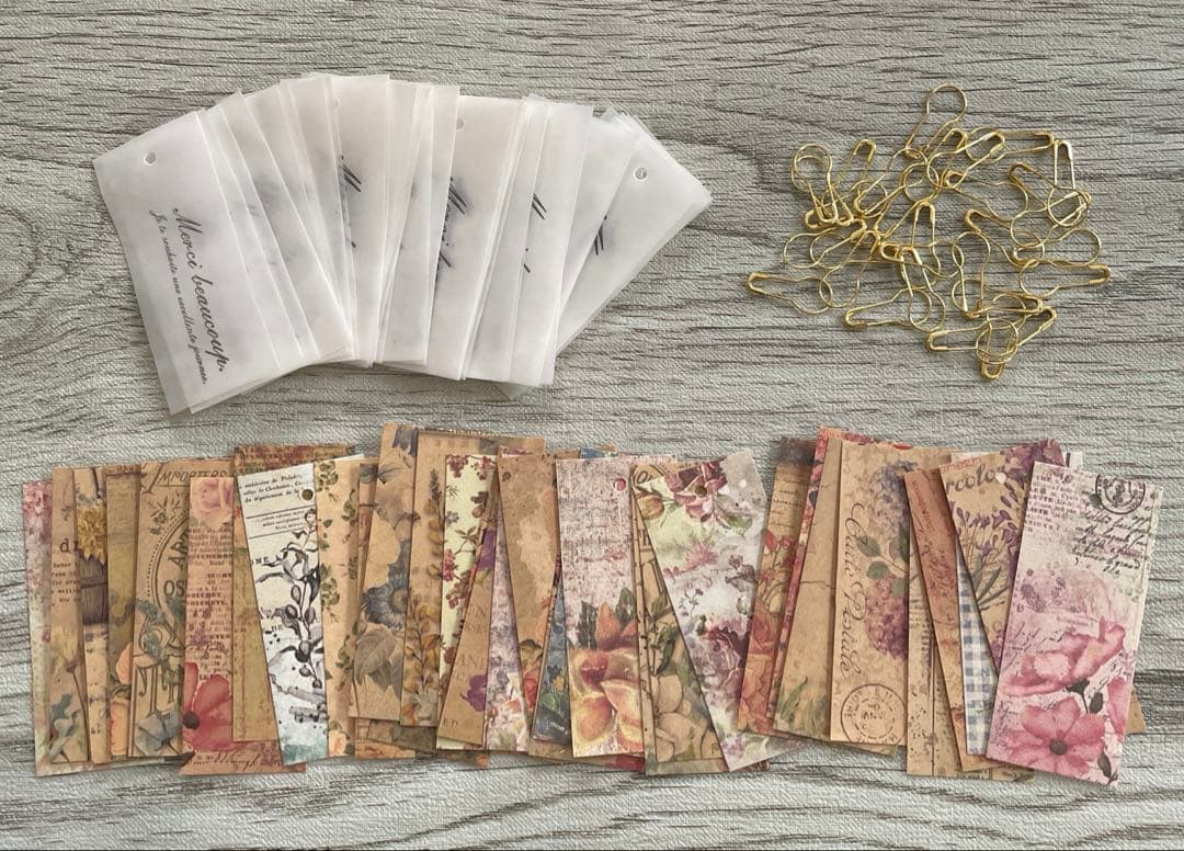 2枚重ね アンティークタグ ジャンクジャーナル 紙もの だるまピン №409