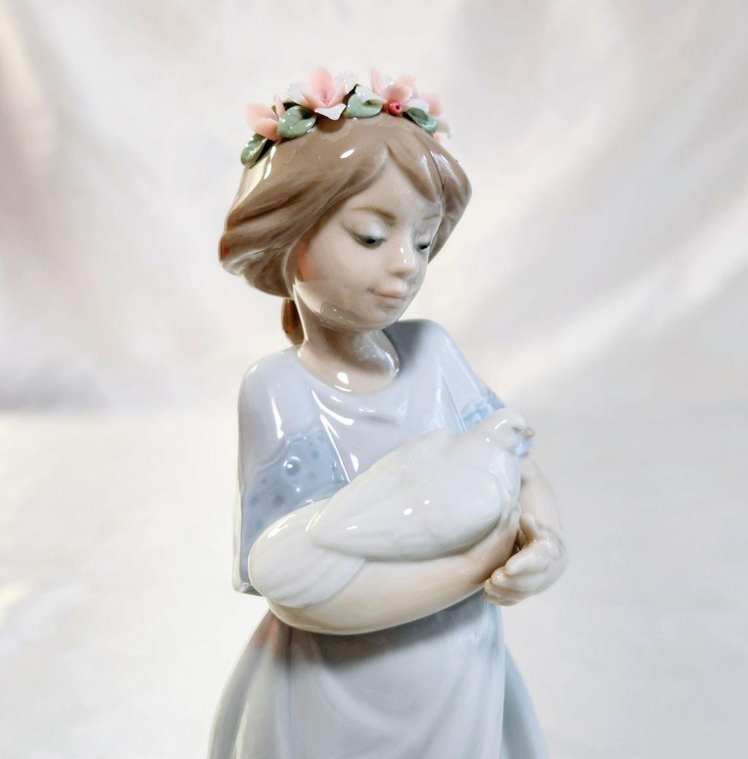 Julio＆Juliaリヤドロ【美品】フィギュリン《鳩を抱く少女》6807