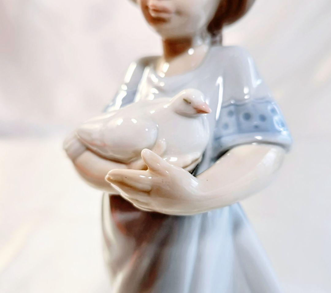 Julio＆Juliaリヤドロ【美品】フィギュリン《鳩を抱く少女》6807