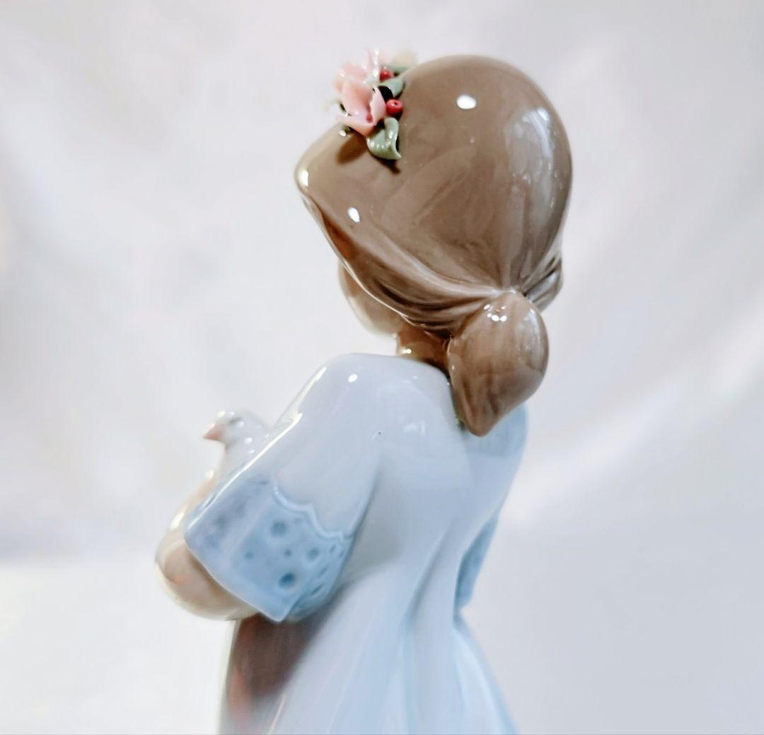 Julio＆Juliaリヤドロ【美品】フィギュリン《鳩を抱く少女》6807