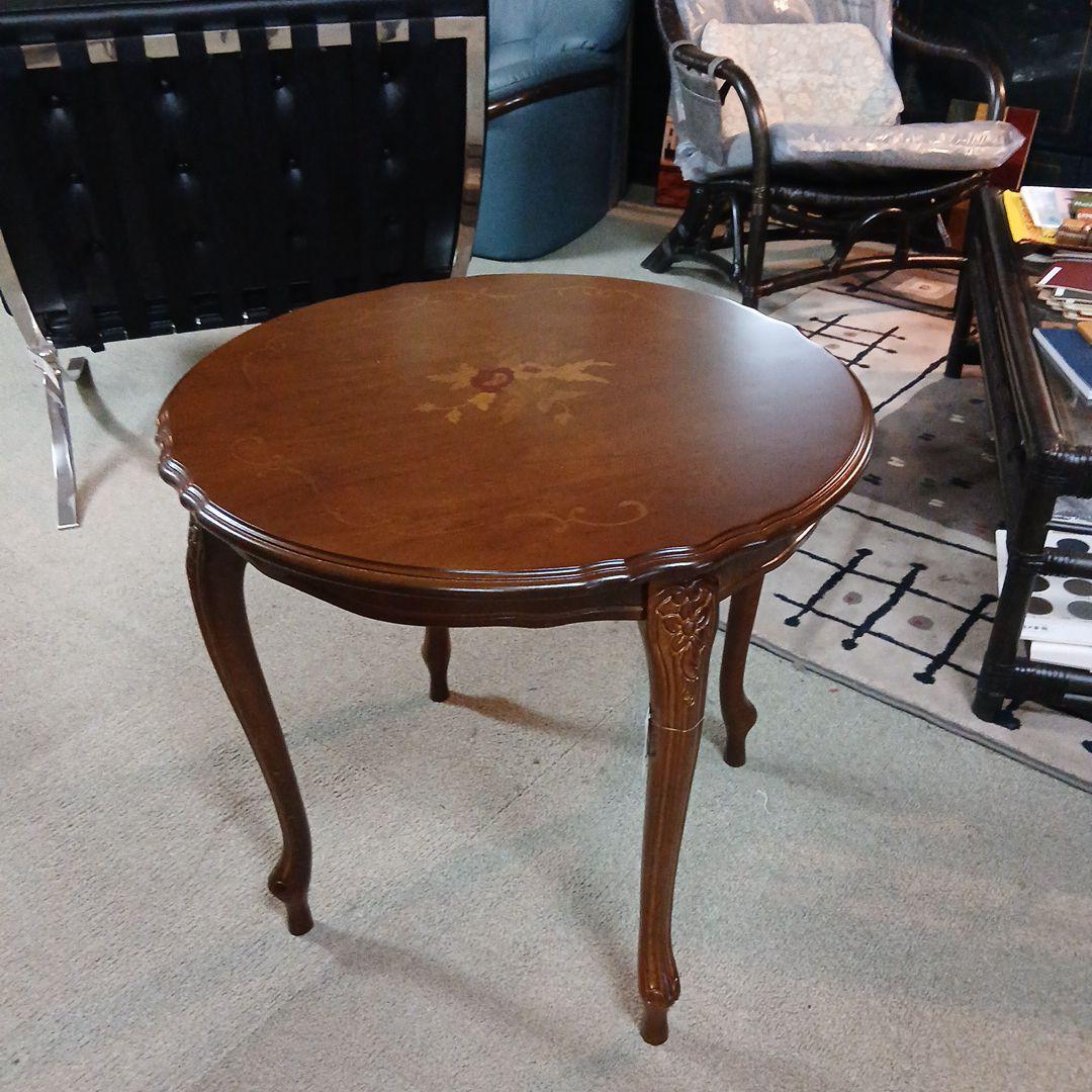 ブラウン 円形テーブル 花模様