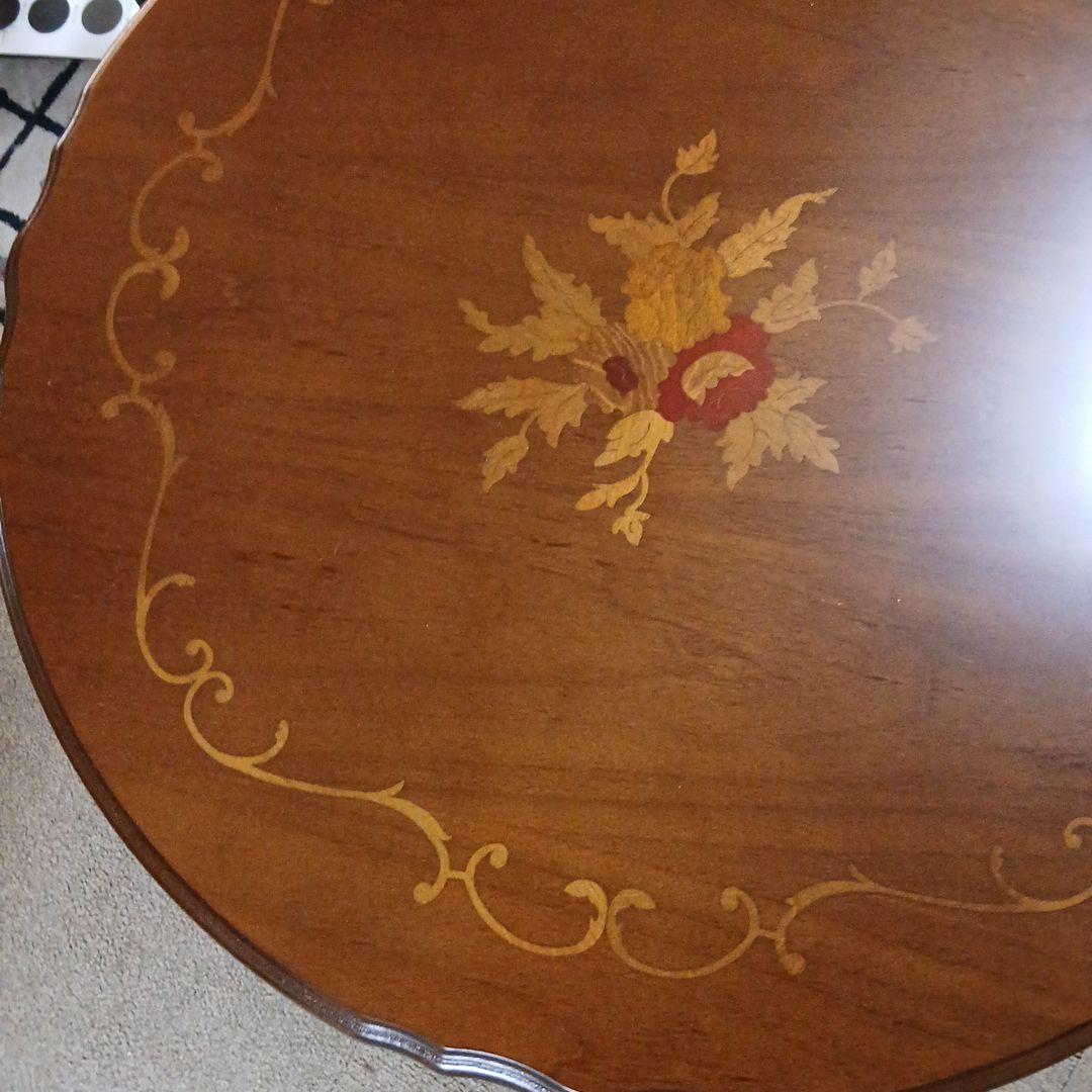 ブラウン 円形テーブル 花模様