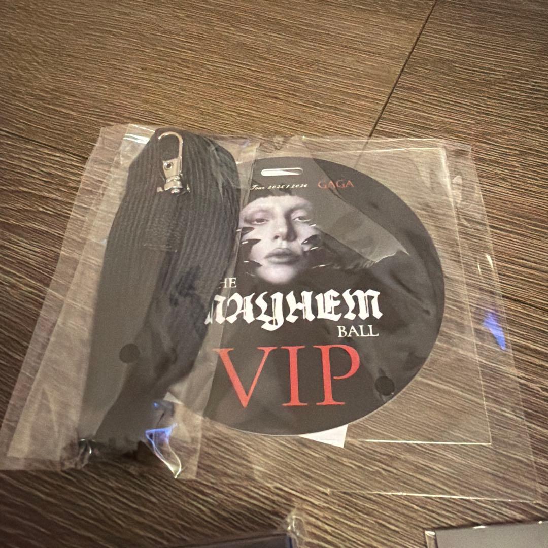 LADY GAGA THE MAYHEM BALL VIP Silver 未開封 - メルカリ