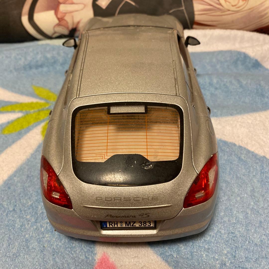 ポルシェ シルバー モデル