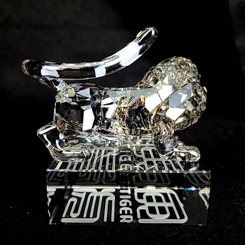 ◇未使用級◇スワロフスキー 虎 寅 トラ 2010年限定 置物 箱つき