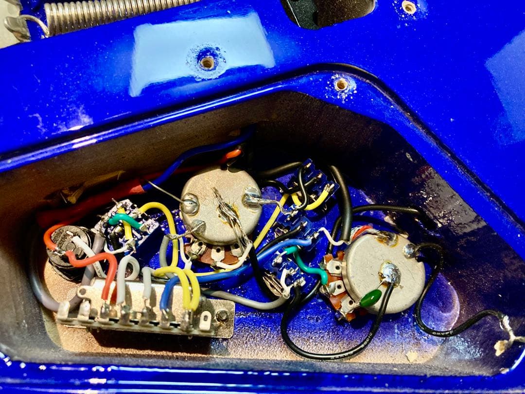 ☆ 花梨☆ 美品　改造で新機能満載　FERNANDES SSH ST