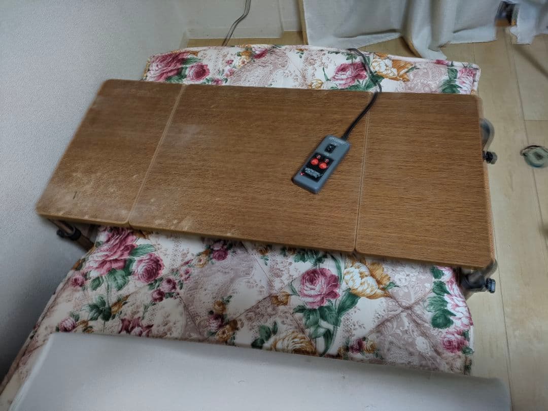 電動リクライニング折りたたみベッド机 マットレス ツル‐スリーパー4点セット