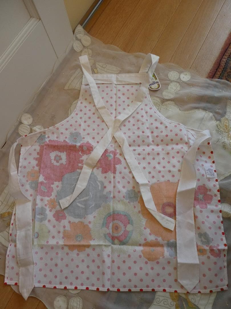 メルカリ便♡花柄＆水玉（ドット） エプロン♡昭和レトロ♡デニプロン