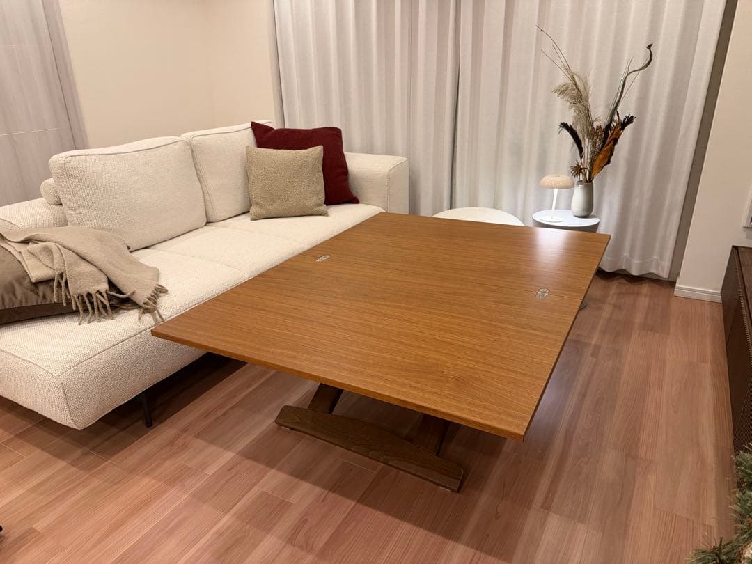 伸長・昇降式ナチュラルウッドテーブル