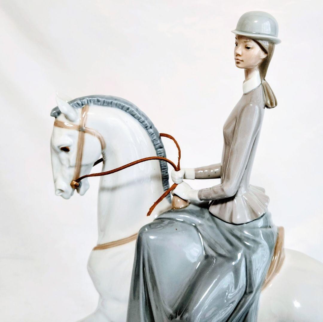 リヤドロ【美品】大型フィギュリン《白い馬の少女》No.4516