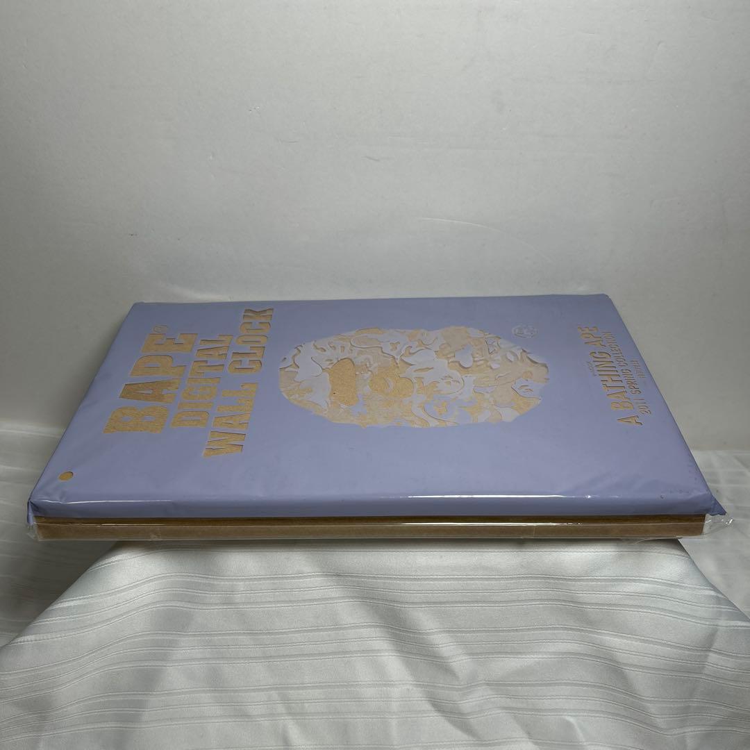 【新品 未開封】BAPE DIGITAL WALL CLOCK 時計 付録