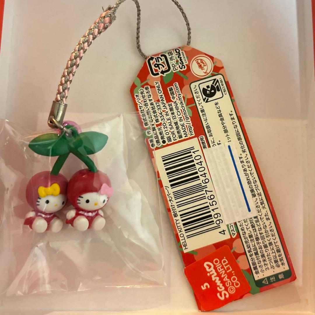 ご当地キティ 山形限定さくらんぼバージョン【ストラップ】 - メルカリ