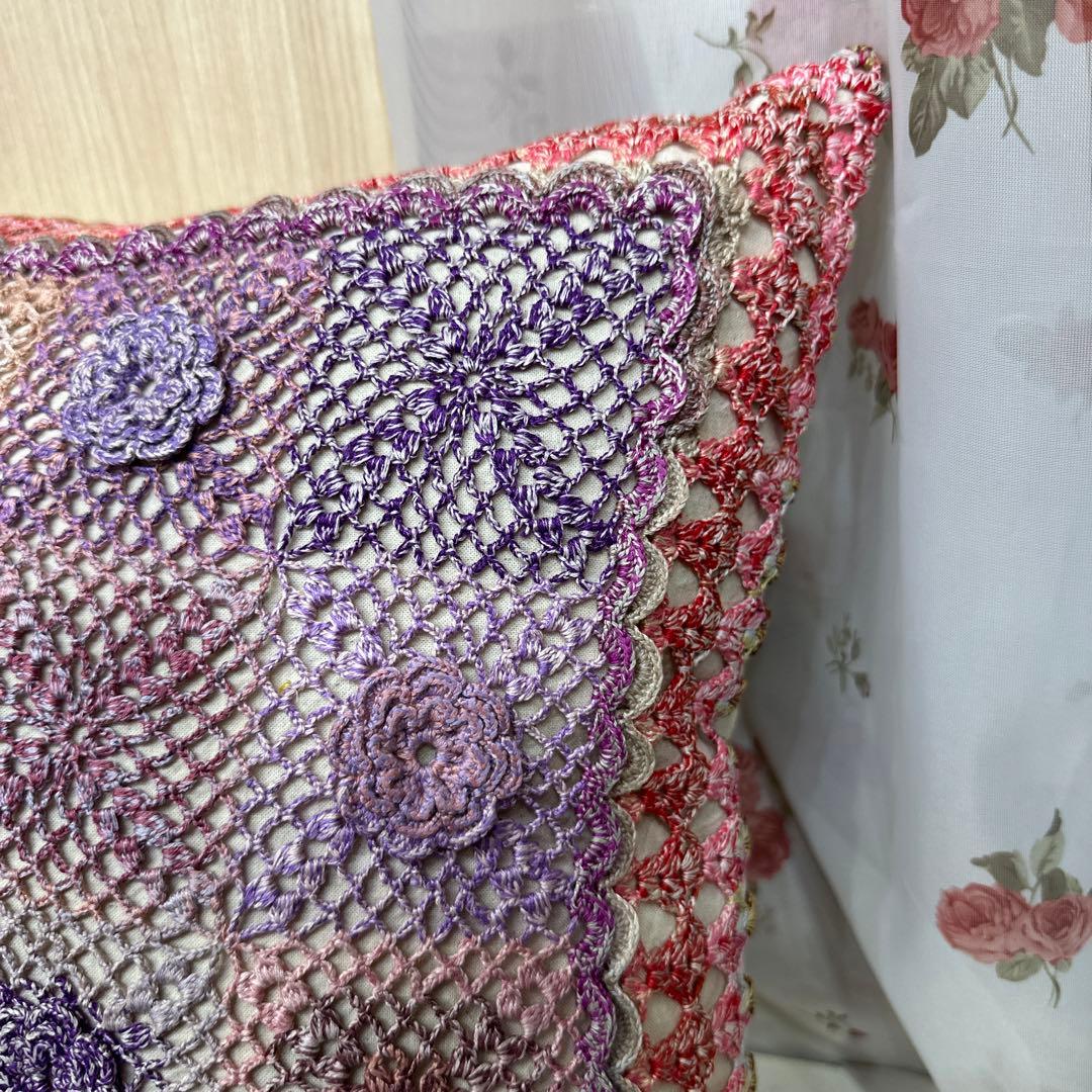 クッションカバー　オリムパス刺繍糸のクッションカバー手編みhandwork