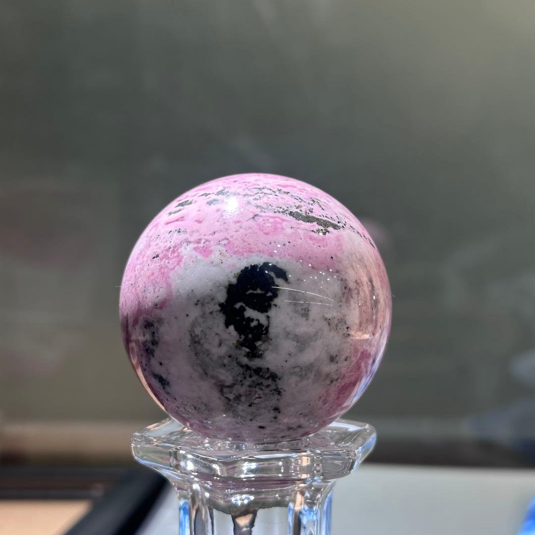 天然石 ロードナイトのスフィア　丸玉　置物G.140