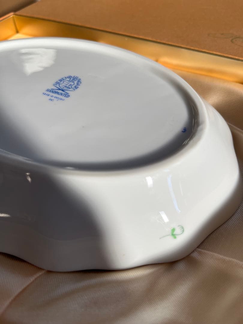 緑色植物模様のオーバル皿