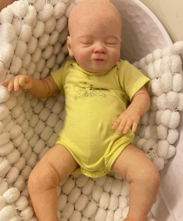 リボーンドール クローズアイ  幸せそうな寝顔