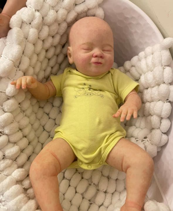 リボーンドール クローズアイ  幸せそうな寝顔