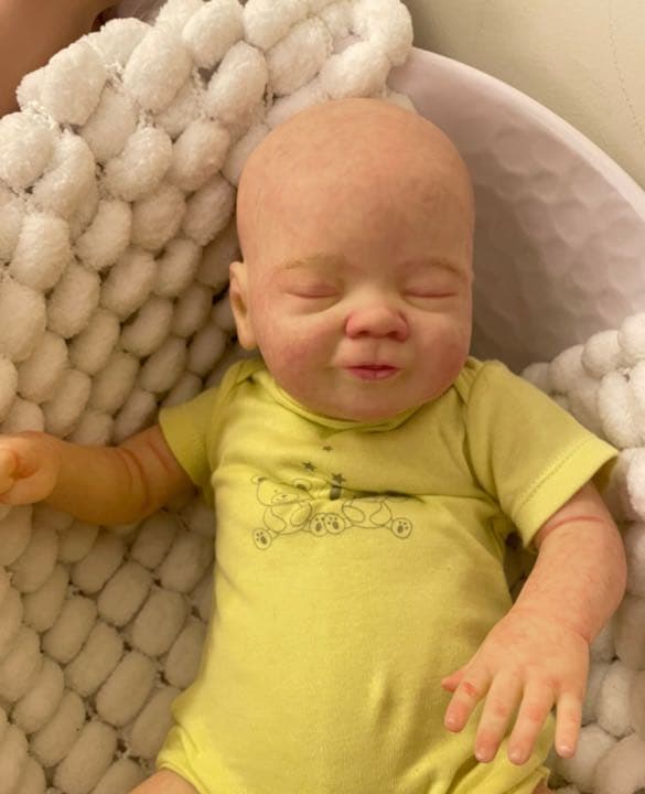 リボーンドール クローズアイ  幸せそうな寝顔