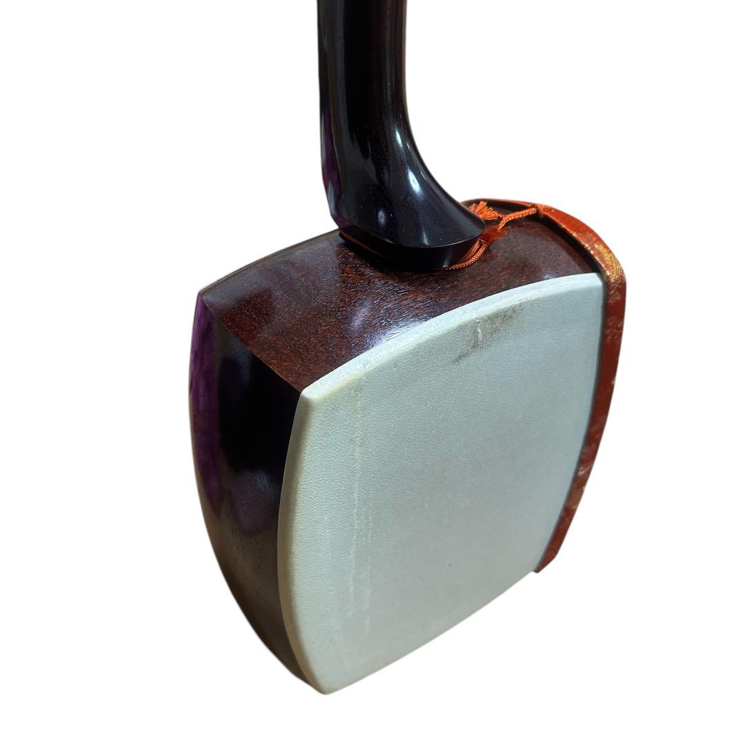 【皮破れあり】津軽三味線　太棹　トチ目　紅木 丸内胴　関屋楽器　ハードケース付