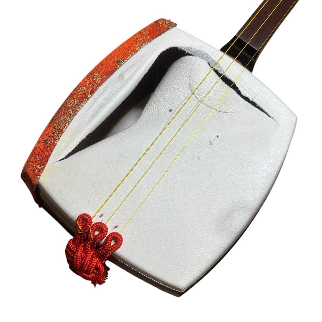 【皮破れあり】津軽三味線　太棹　トチ目　紅木 丸内胴　関屋楽器　ハードケース付