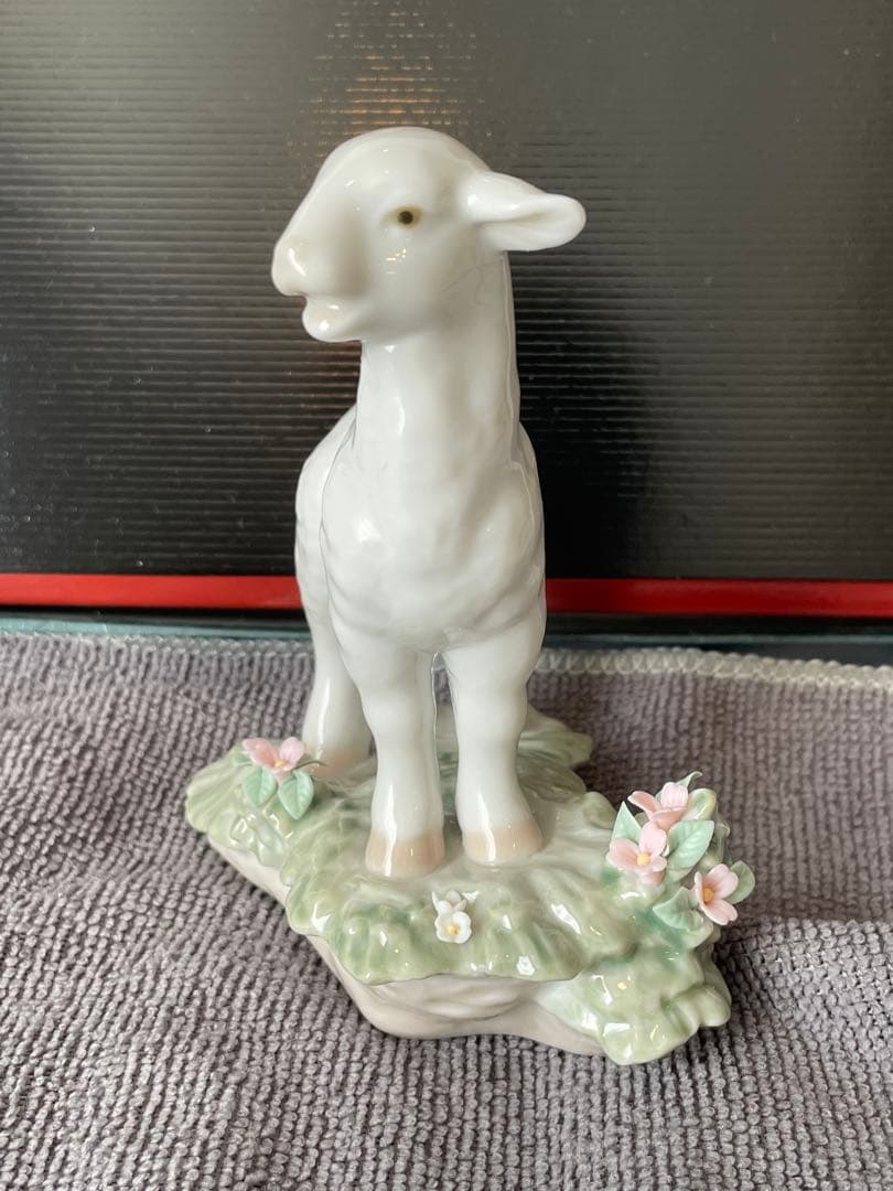 LLADRO リヤドロ 7212 仔羊