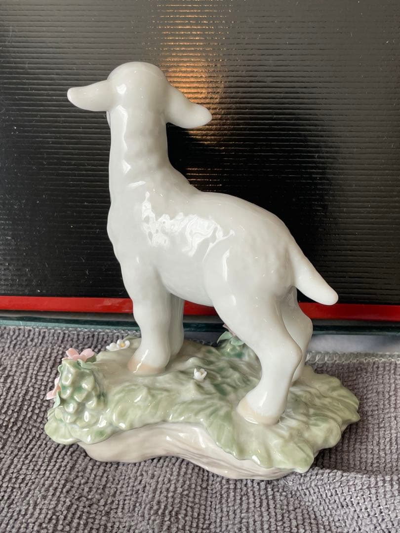 LLADRO リヤドロ 7212 仔羊