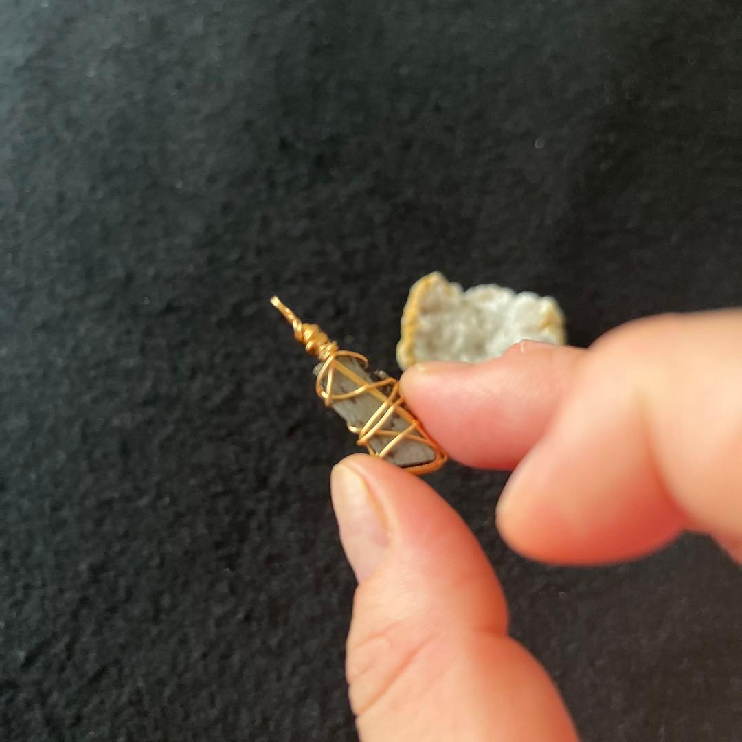 1.特別出品！希少隕石　ギベオン　14kgf  チャーム