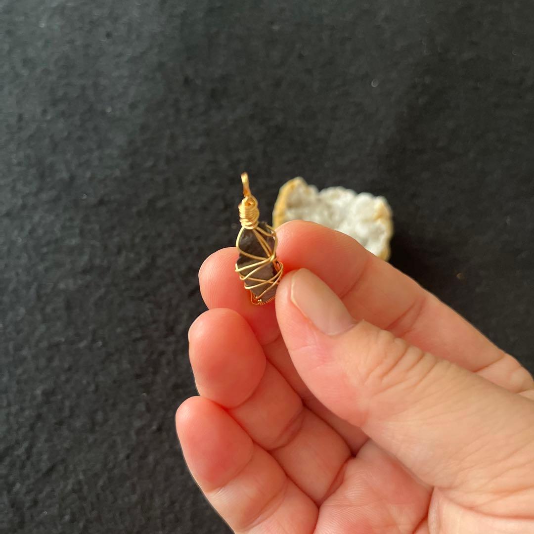 1.特別出品！希少隕石　ギベオン　14kgf  チャーム