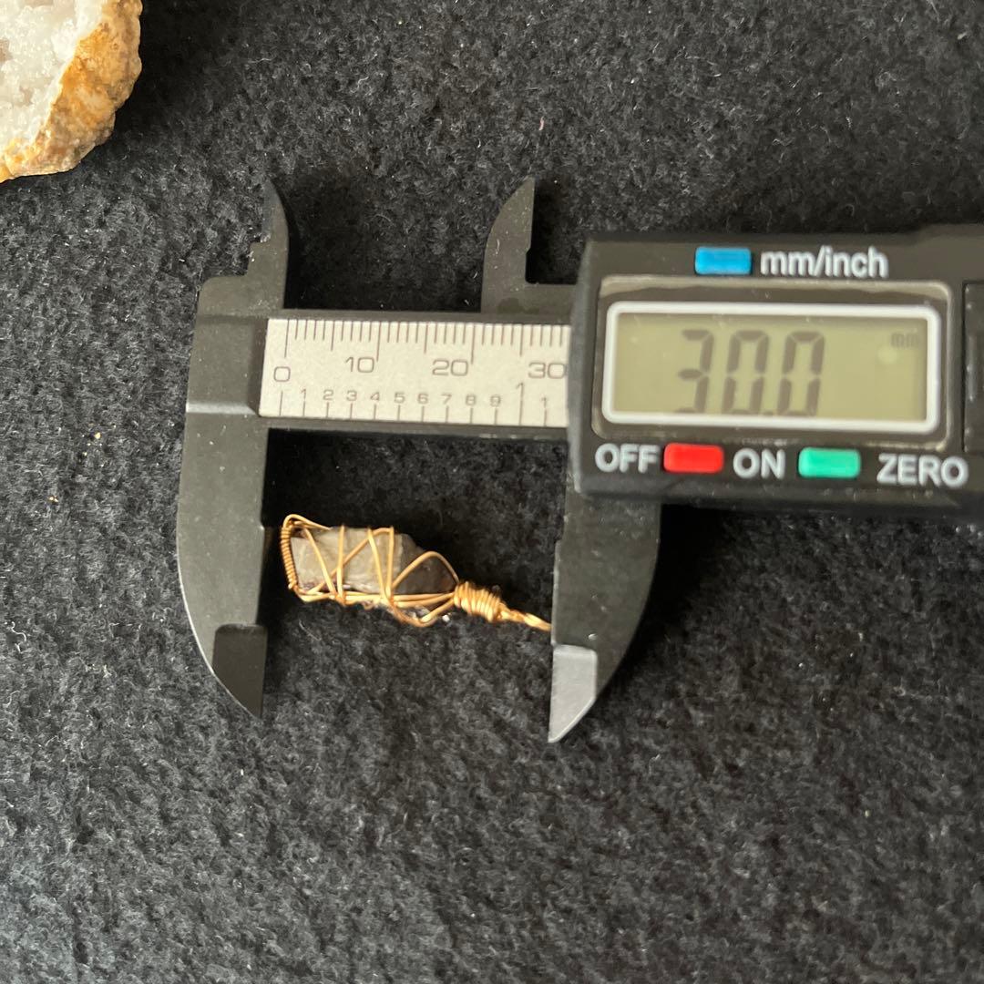 1.特別出品！希少隕石　ギベオン　14kgf  チャーム